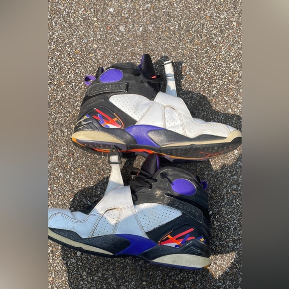 Air Jordan 8 Three Peat - Picture 2 of 5